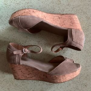 TOMS Suede Platform Sandals taupe/brown 7.5
